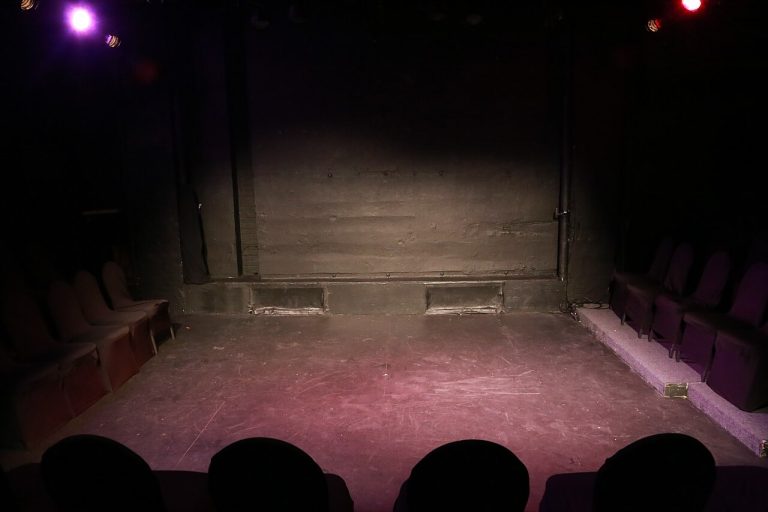Laat me niet alleen — theater in Amstelveen