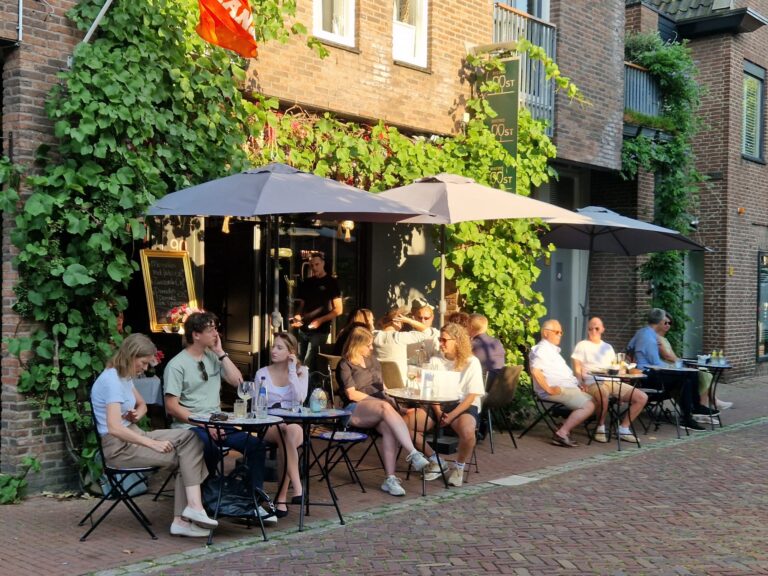 3 gangen keuze menu inclusief 1 glas cava — festival in Amstelveen